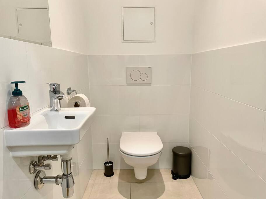 Premium Apartment With Terrace, A/C, Free Wifi And Netflix 维也纳 外观 照片